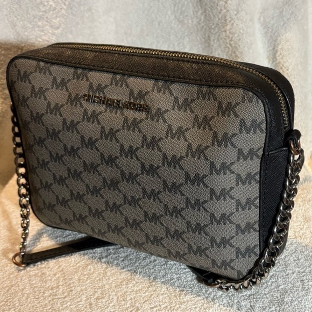 COPY - Michael korss jet set east to west crossbody large logo bag